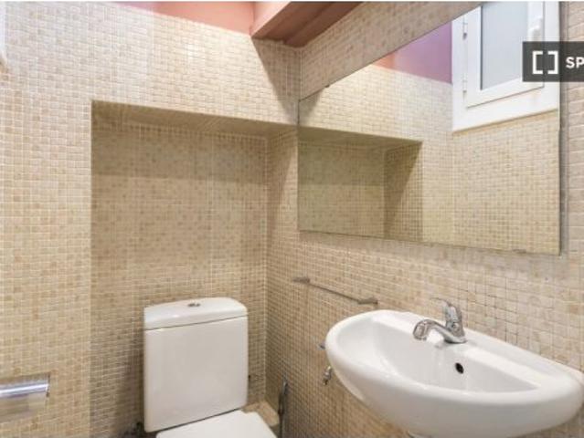 Habitación en un piso compartido de 7 habitaciones en alquiler en La Dreta de l' Eixample, i