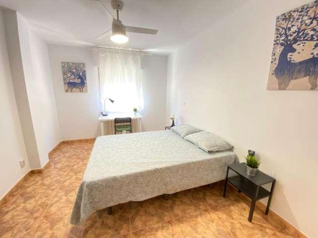 Habitación en un piso compartido de 7 habitaciones en alquiler en Orcasur