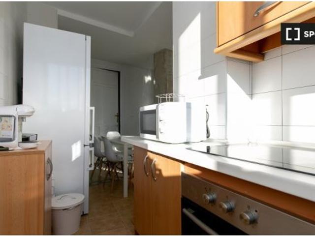 Habitación en un piso compartido de 7 habitaciones en alquiler en San Ildefonso