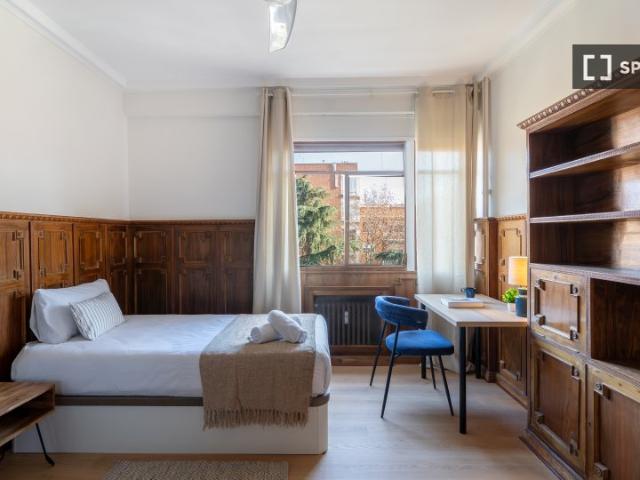 Habitación en un piso compartido de 7 habitaciones en Cuatro Caminos