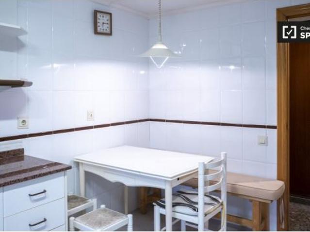 Habitación en un piso compartido de 7 habitaciones en La Vega Baixa, Valencia, ideal para profesiona