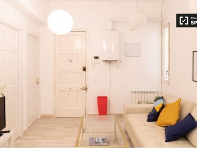 Habitación en un piso compartido de 8 habitaciones en alquiler en Gaztambide