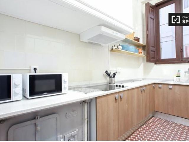 Habitación en un piso compartido de 10 habitaciones en alquiler en Russafa, ideal para estudiantes