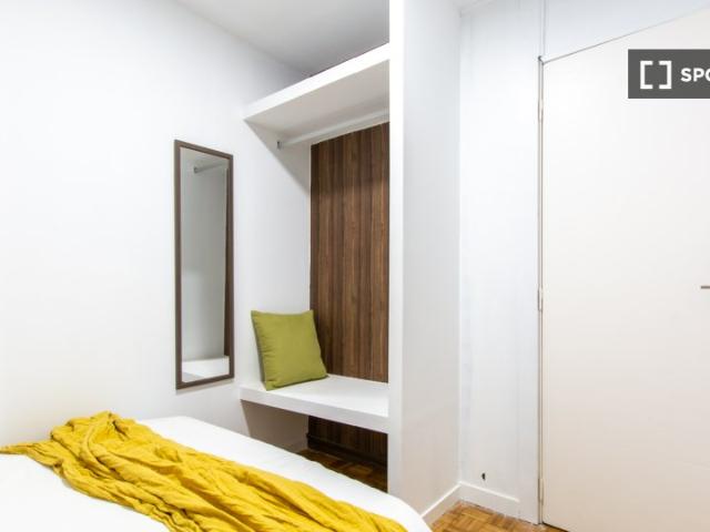 Se alquila habitación en piso compartido de 10 habitaciones, Estrella