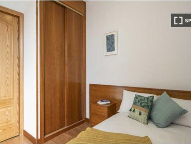 Habitación en un piso compartido de 12 habitaciones en Cuatro Caminos, no apto para parejas