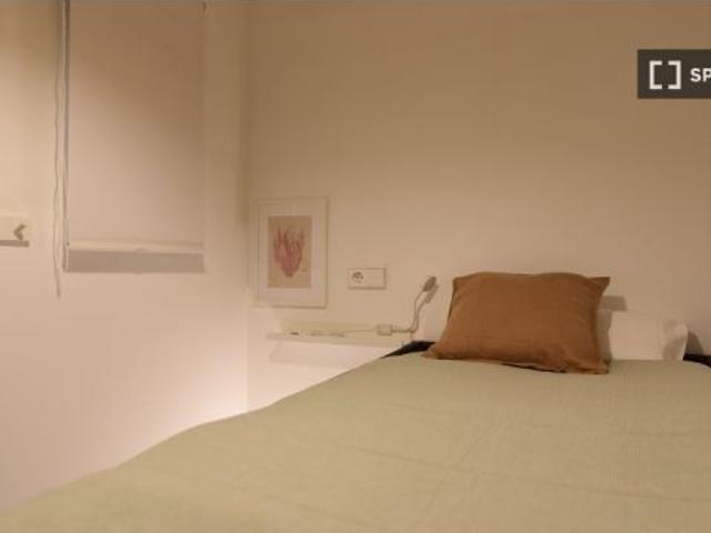 Habitación en un piso compartido de 14 habitaciones en alquiler en El Gòtic