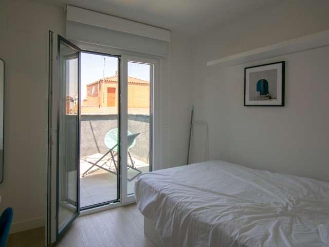 Habitación en un piso compartido de 14 habitaciones en alquiler, Madrid