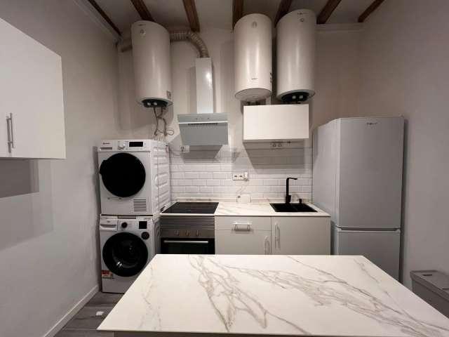 Habitación en un piso compartido de 14 habitaciones en El Gòtic, en alquiler