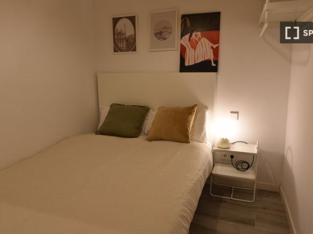 Habitación en un piso compartido de 14 habitaciones en El Gòtic, en alquiler