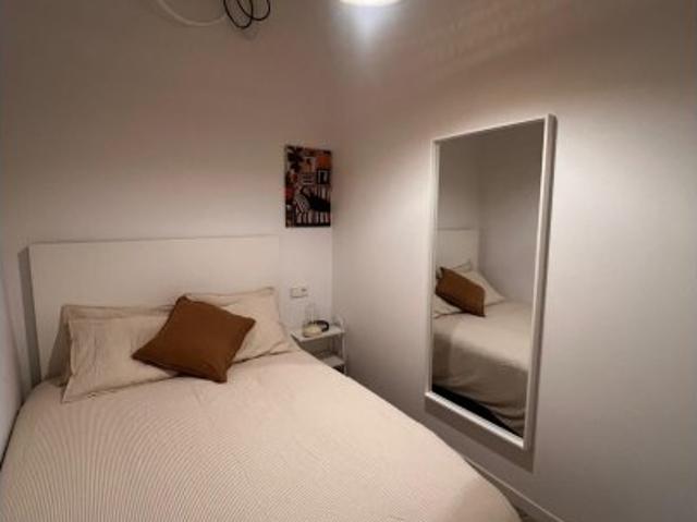 Habitación en un piso compartido de 14 habitaciones en El Gòtic, en alquiler