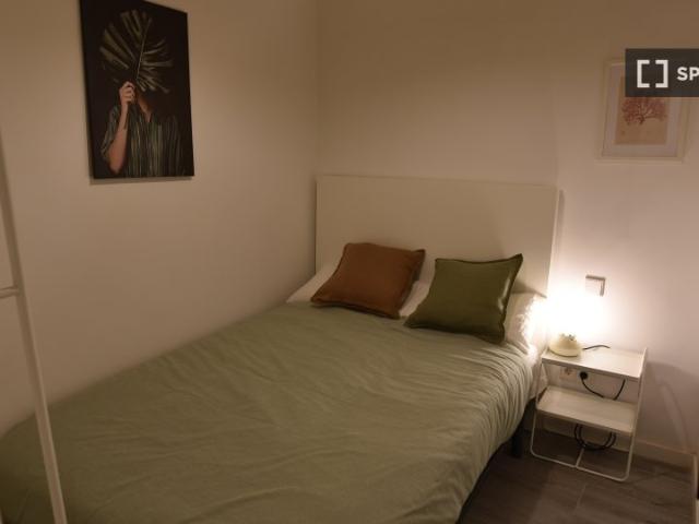 Habitación en un piso compartido de 14 habitaciones en El Gòtic, en alquiler