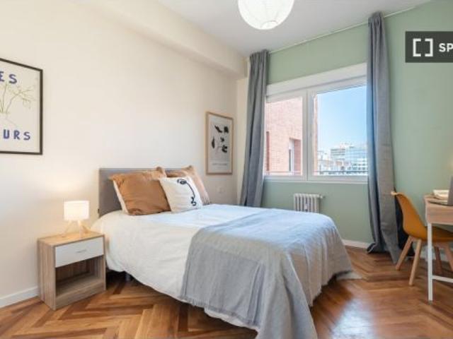 Habitación en un piso compartido de 15 habitaciones en alquiler en Castillejos
