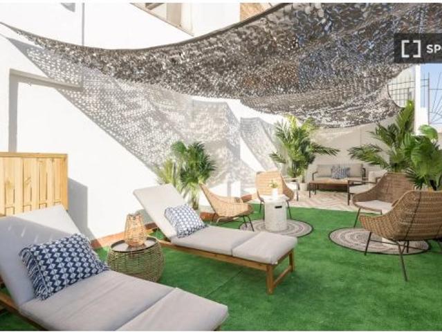 Habitación en un piso compartido de 15 habitaciones en alquiler en El Raval, Barcelona