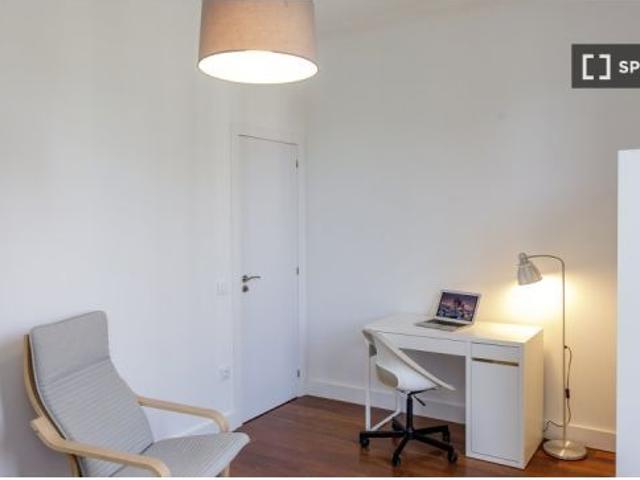 Habitación en un piso compartido de 16 habitaciones en Sant Antoni, solo para profesionales y estudi