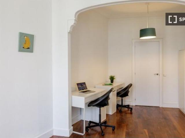 Habitación en un piso compartido de 16 habitaciones en Sant Antoni, solo para profesionales y estudi