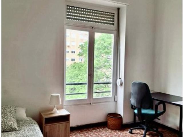 Habitación en un piso compartido de 2 habitaciones en La Gran Vía, Valencia
