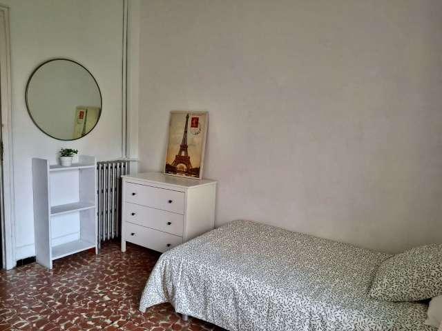 Habitación en un piso compartido de 2 habitaciones en La Gran Vía, Valencia