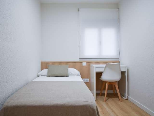 Habitación en un piso compartido de 3 habitaciones en alquiler en Valverde