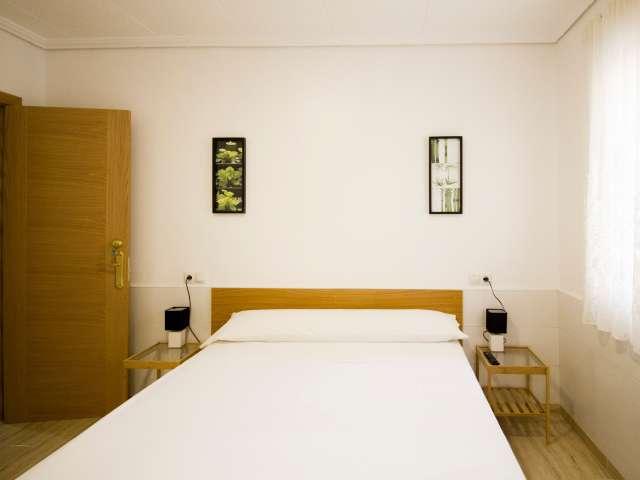 Habitación en un piso compartido de 3 habitaciones en alquiler en Cabanyal