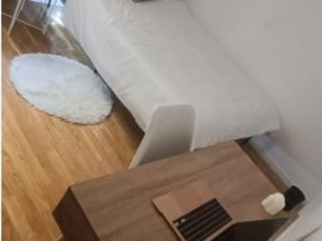 Habitación en un piso compartido de 3 habitaciones en alquiler en Lista