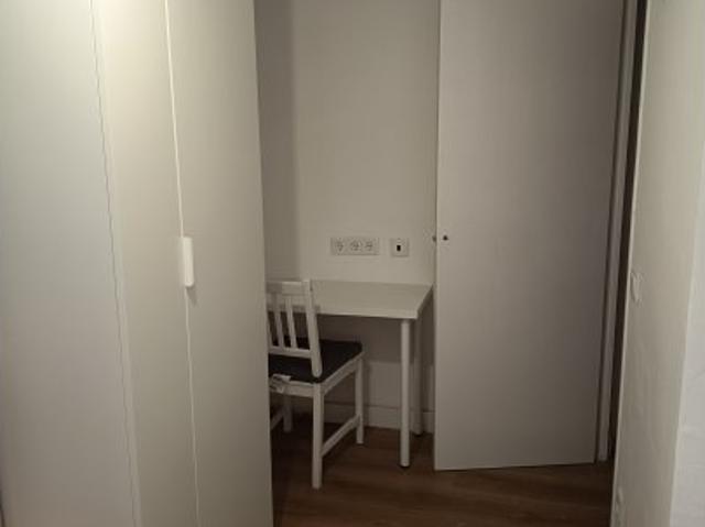 Habitación en un piso compartido de 3 habitaciones en alquiler en Mataró