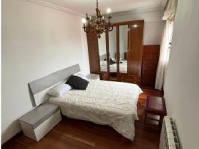 Habitación en un piso compartido de 3 habitaciones en Lasesarre, todos los gastos incluidos