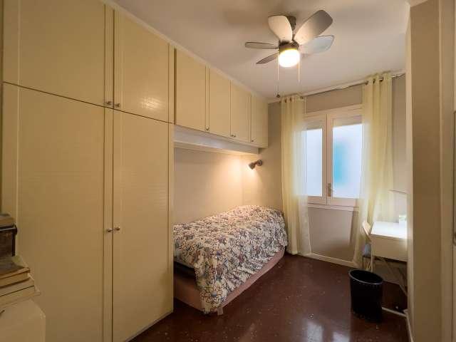 Habitación en un piso compartido en Gràcia