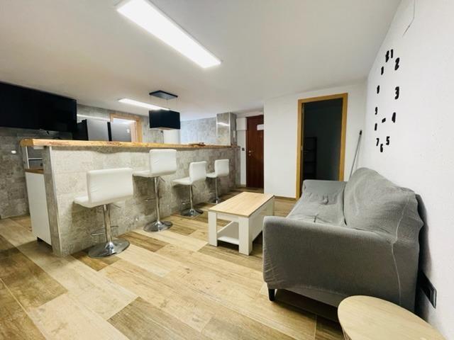 Habitacion en un piso super reformado para estudiantes