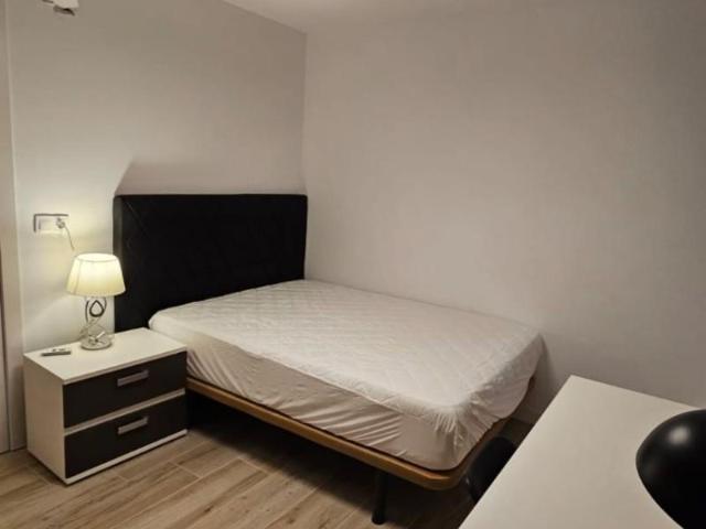 Habitación en venta en Jaén, Avda. Munoz Grandes