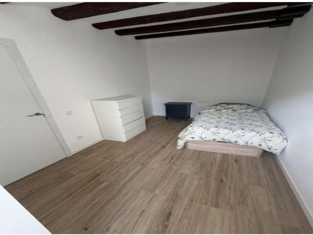 Habitación en Vila de Gràcia para mujeres profesionales