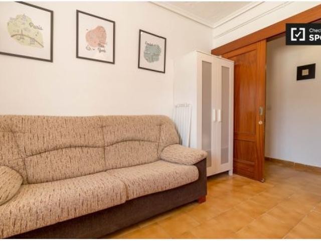 Habitación equipada con amplio trastero en piso compartido, El Pla del Real