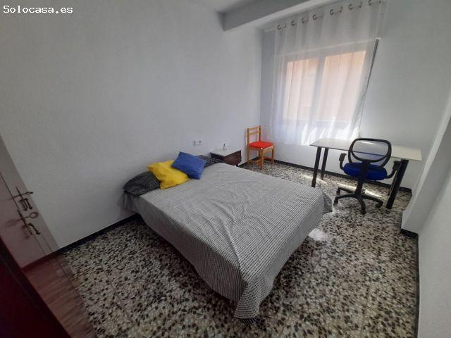 Habitación ESTUDIANTES A DOS MINUTOS DE LA UMH BARRIO DE ALTABIX