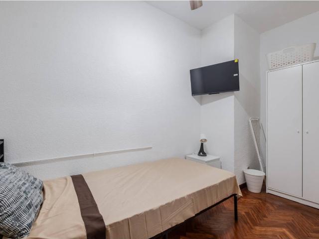 HABITACION FULL EQUIPADA Y CON SERVICIOS INCLUIDOS* EN MADRID