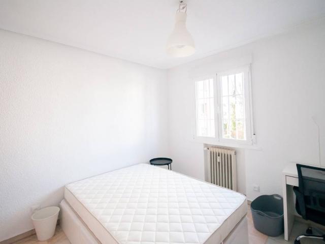 Habitación Full equipada y servicios incluidos en Arturo Soria MAD