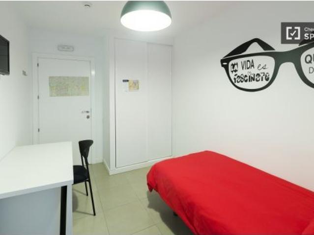 Habitación ideal con televisión en piso compartido, Puerta del Sol