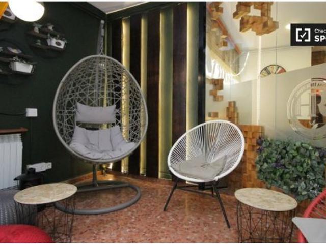 Habitación ideal en piso compartido, Eixample