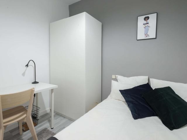 Habitación individual en Via Calle Conde de Romanones º Cent Izq Int