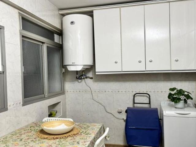 Habitación junto Facultad de Ciencias, Granada