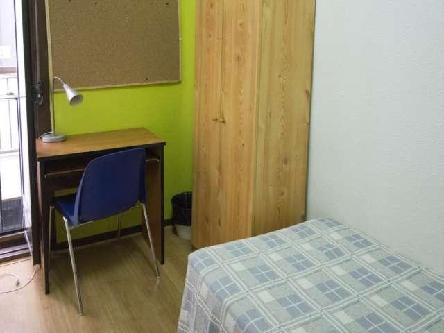 Habitación luminosa en alquiler en Madrid Centro