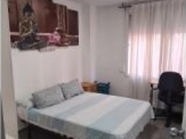 Habitación luminosa en alquiler en apartamento de 2 dormitorios en Horta