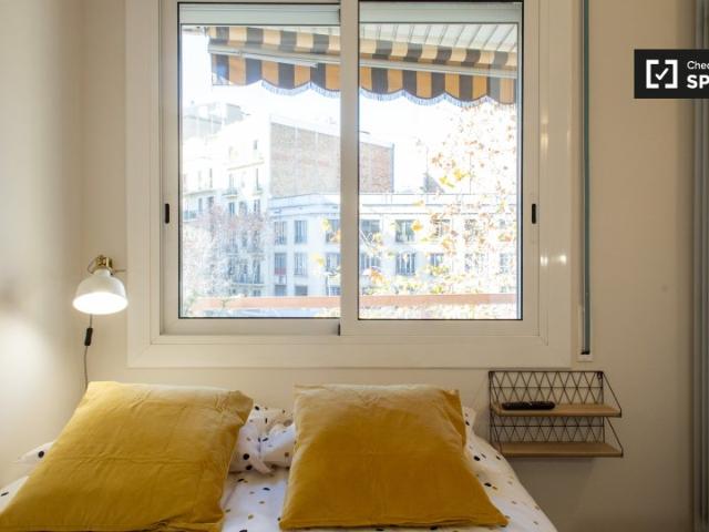 Habitación luminosa en alquiler en el apartamento de 5 dormitorios, La Dreta