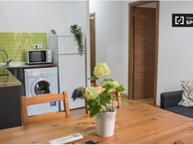 Habitación luminosa en apartamento de 3 dormitorios en El Raval