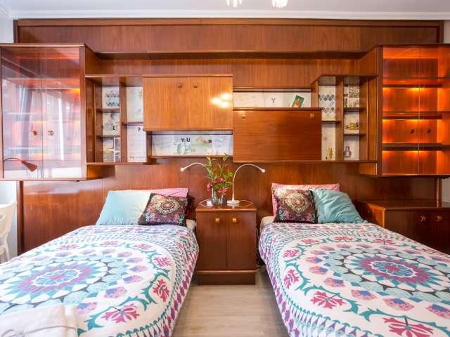 Habitación luminosa en apartamento de 3 dormitorios en Uribarri, Bilbao