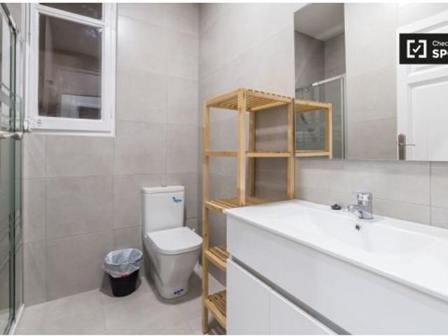 Habitación luminosa en apartamento de 6 dormitorios, L' Eixample