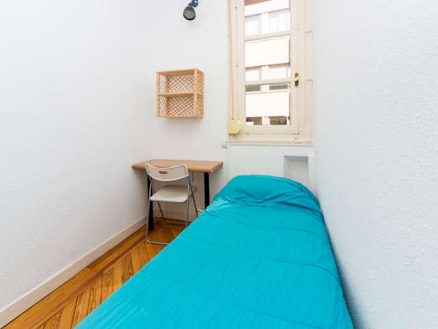 Habitación luminosa en piso compartido en Chueca, Madrid