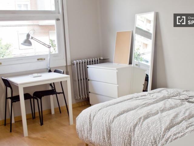 Habitación en piso compartido de 7 camas en El Botánic, Valencia