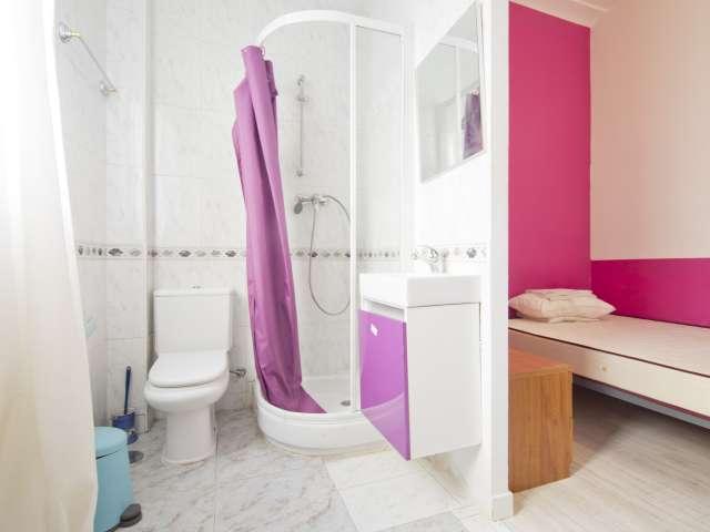 Habitación luminosa en piso compartido en Puerta del Ángel, Madrid