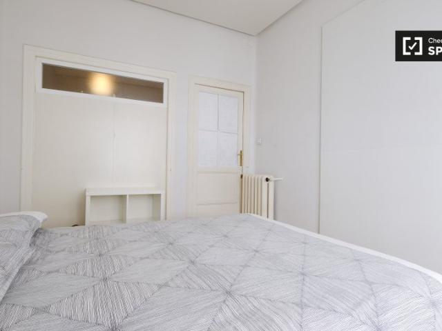 Habitación luminosa en piso compartido en Puerta del Sol, Madrid