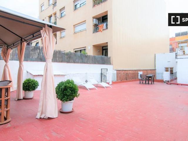 Habitación luminosa en un apartamento de 10 dormitorios en Les Corts, Barcelona