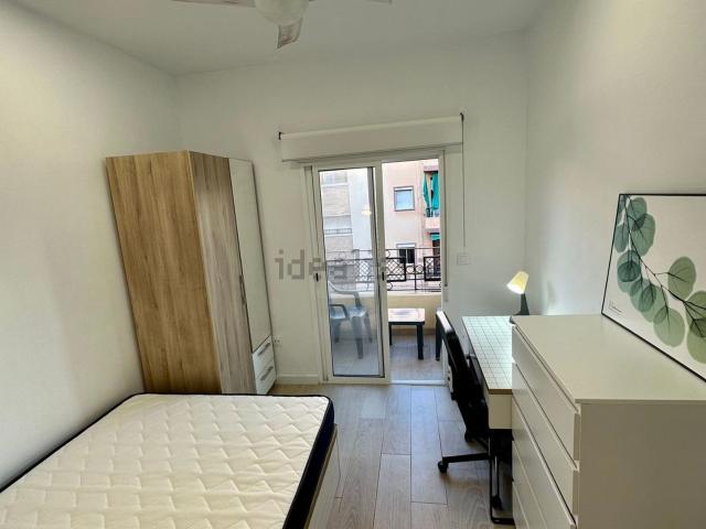 Habitación, L&apos Amistat, València